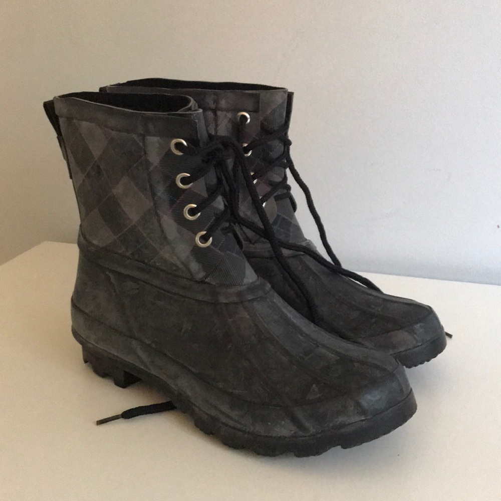 Women’s Rain Boots - Size 6 (Runs large)